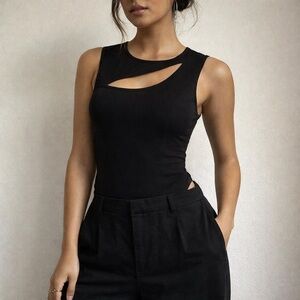 Alieva Black Sleeveless‎ Asymmetrical Neck Bodysuit Small Office Siren